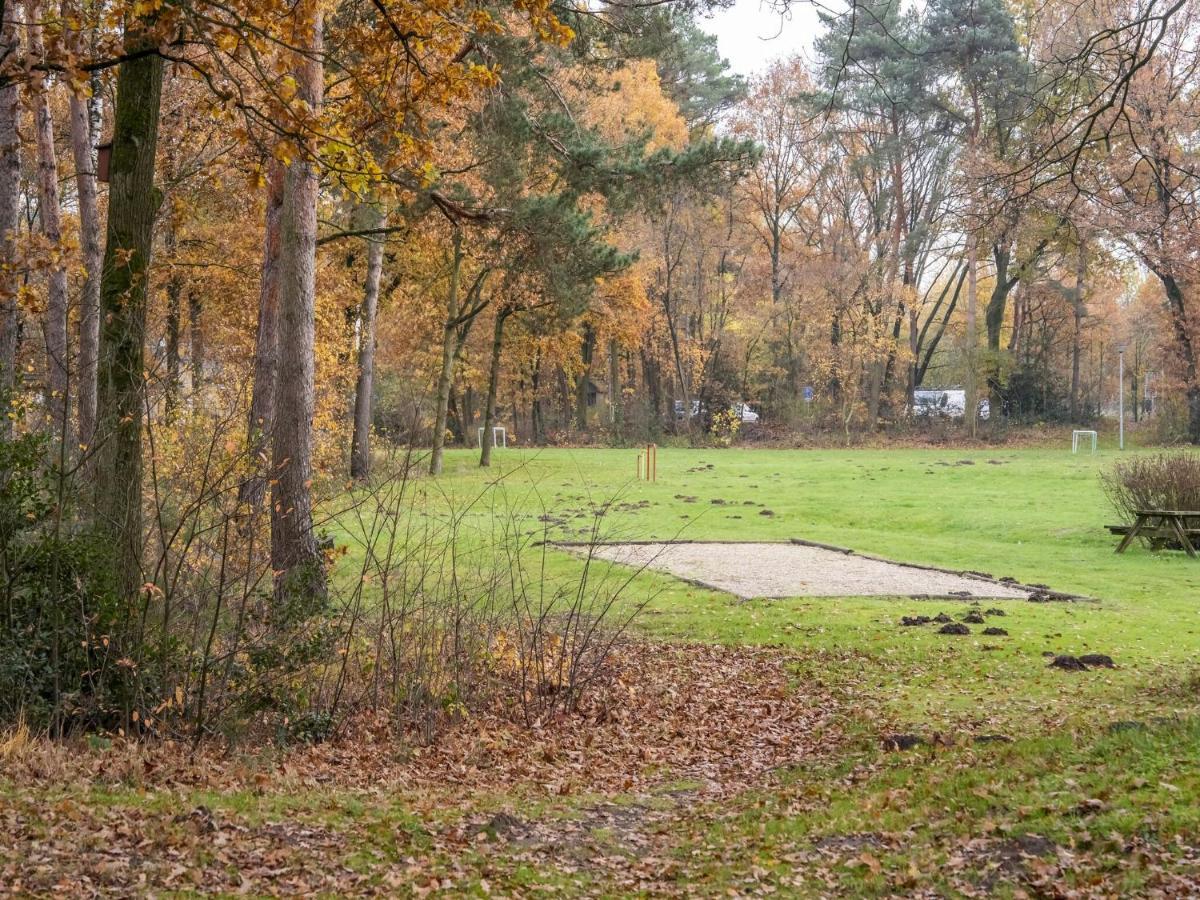 Modern Holiday Home In Stramproy In The Forest Eksteriør billede