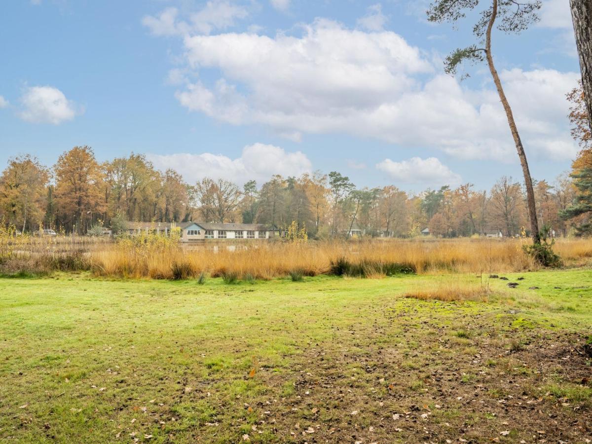 Modern Holiday Home In Stramproy In The Forest Eksteriør billede
