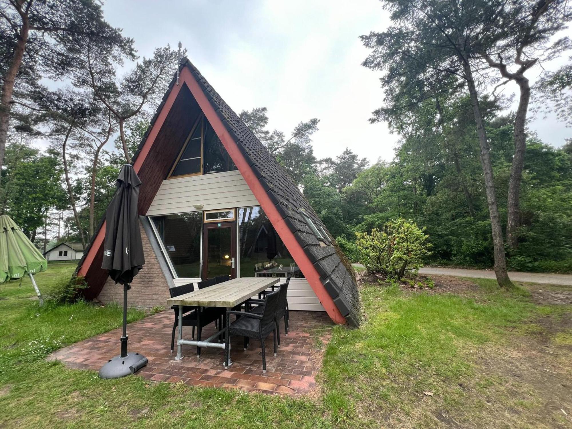 Modern Holiday Home In Stramproy In The Forest Eksteriør billede
