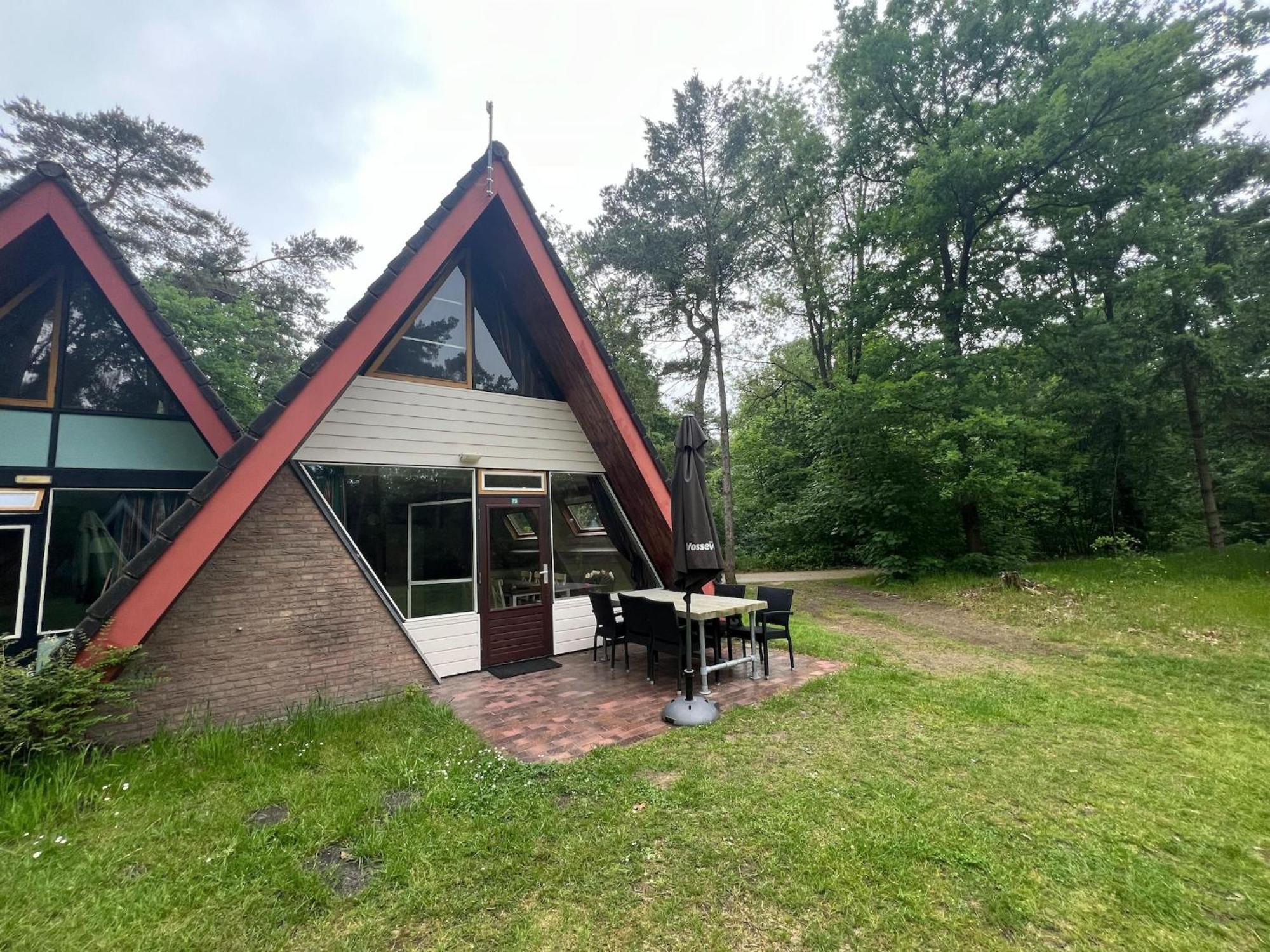 Modern Holiday Home In Stramproy In The Forest Eksteriør billede